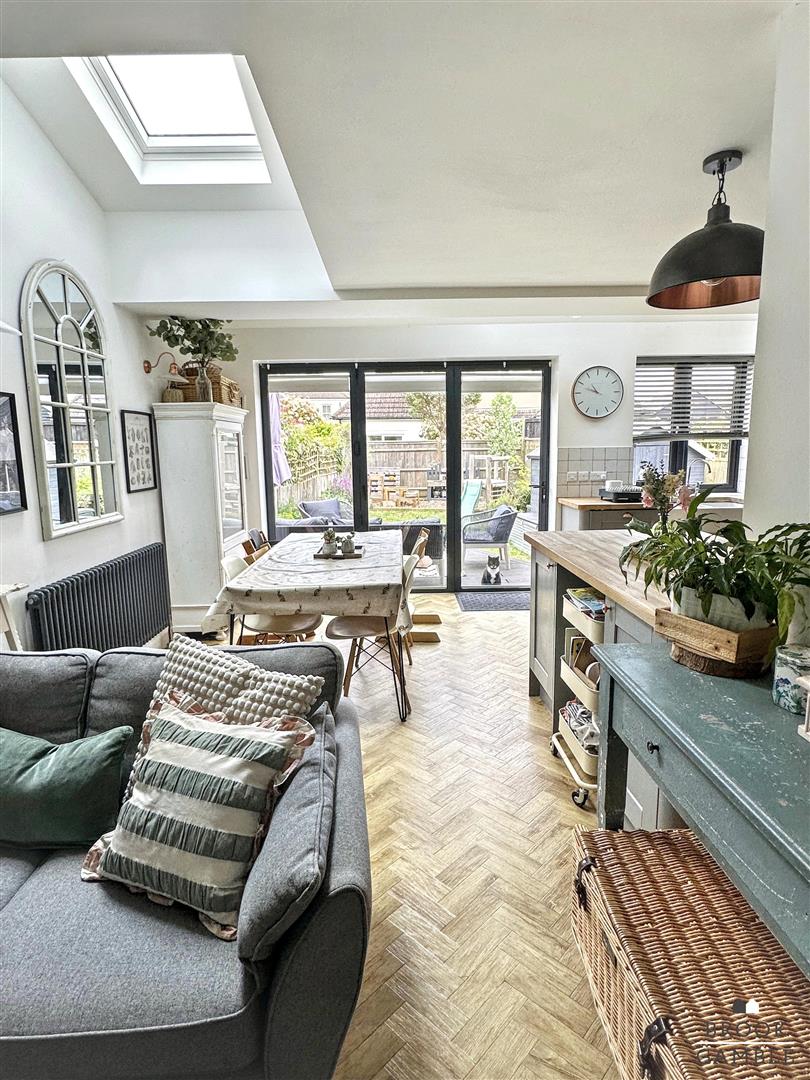 3 Bedroom House. Lawns Avenue in Eastbourne,  27